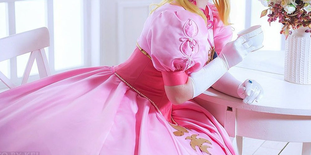 How To Effectively Wear The Princess Peach Cosplay Costume