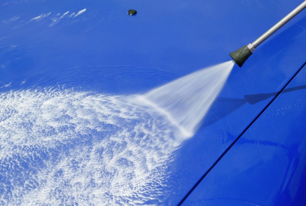 How to Stay Safe While Pressure washing